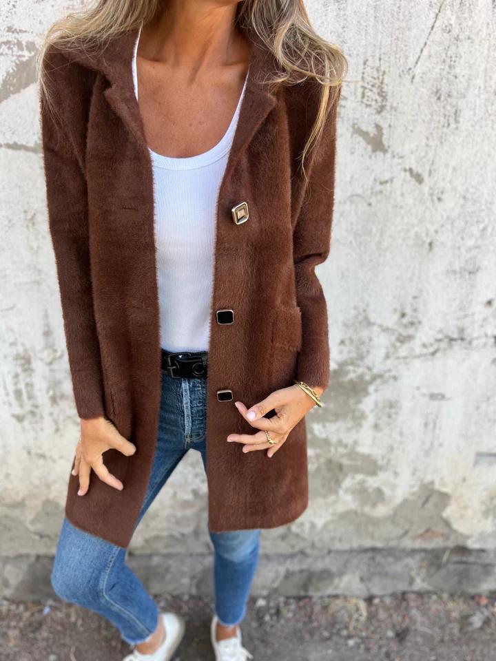 Ophelia - Elegant, coarse coat