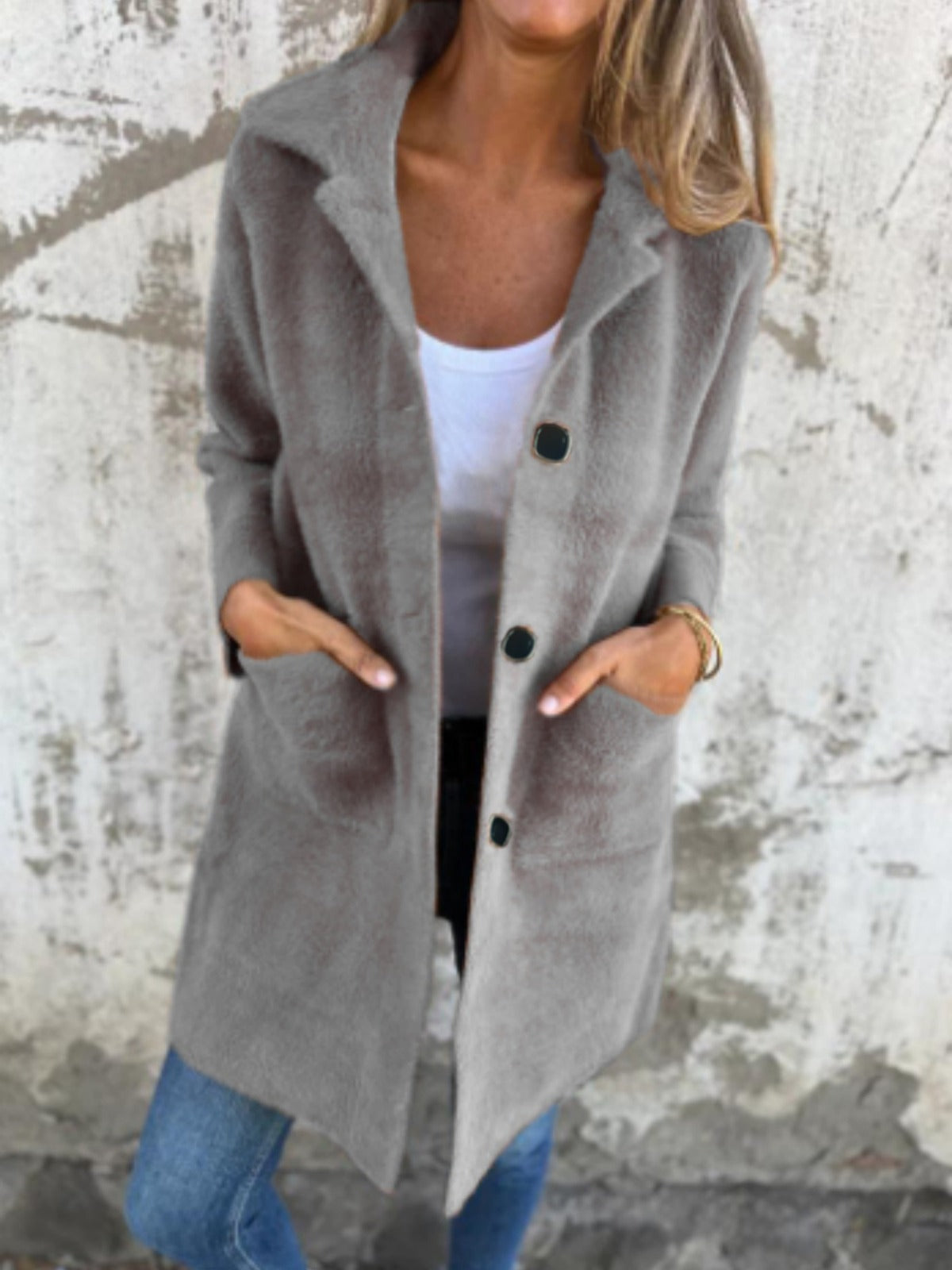 Ophelia - Elegant, coarse coat